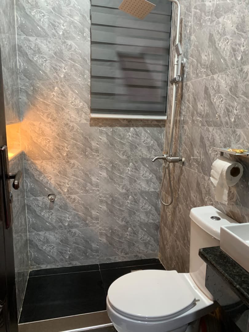 Duke 2 Master Bathroom