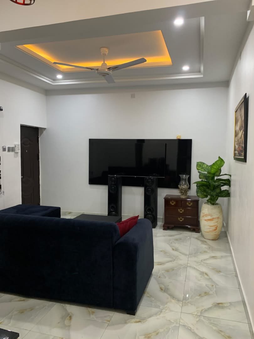 King 1 Sitting Room