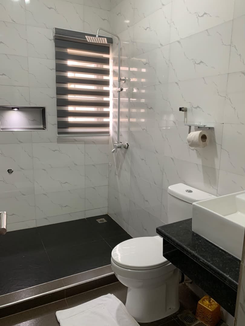 Princess 1 Bathroom