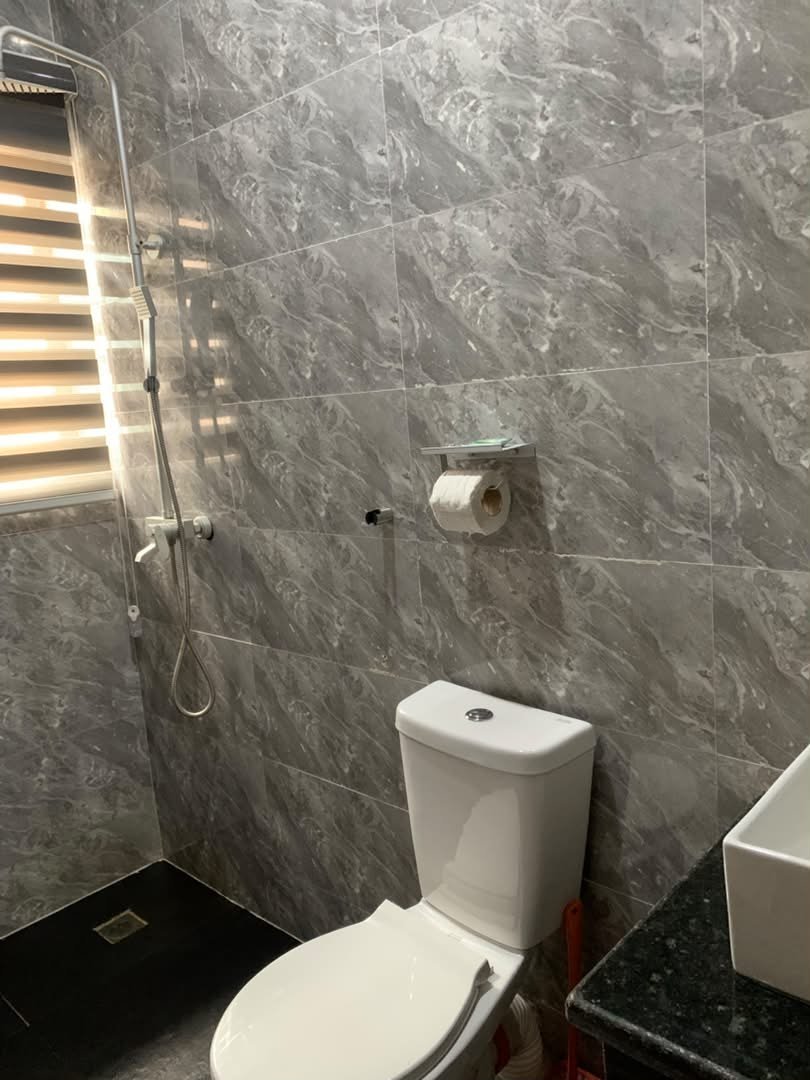 Queen 2 Master Bathroom
